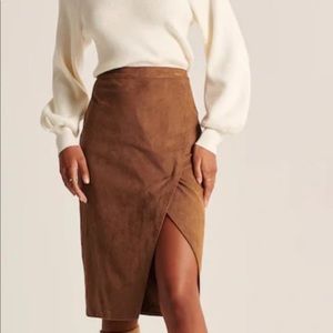 NWT Abercrombie Vegan Suede Ruched Midi Skirt
